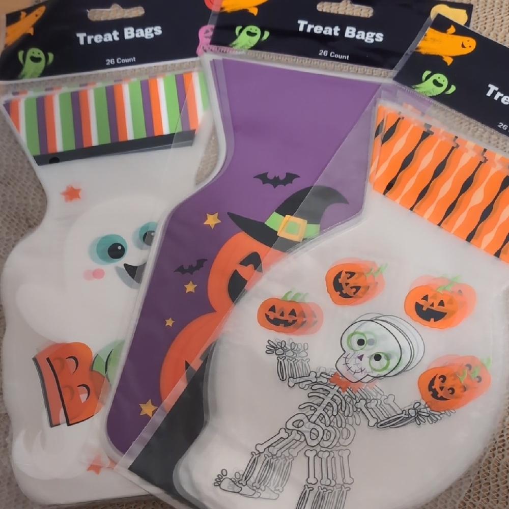Pick 1 Halloween Treat Bags 26 Count New